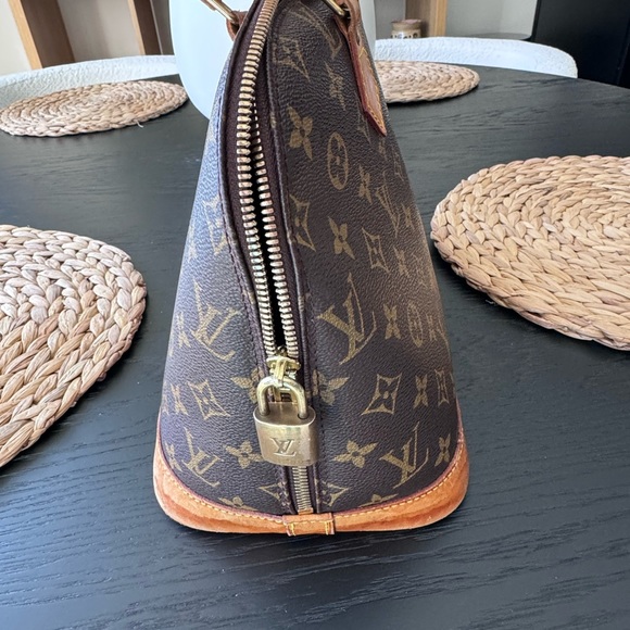 Louie Vuitton Alma PM bag - Picture 3 of 5